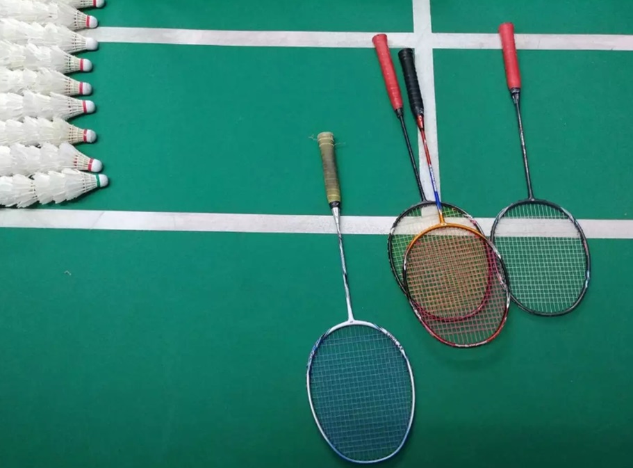Hitting the Sweet Spot: Features to Consider in Badminton Sets